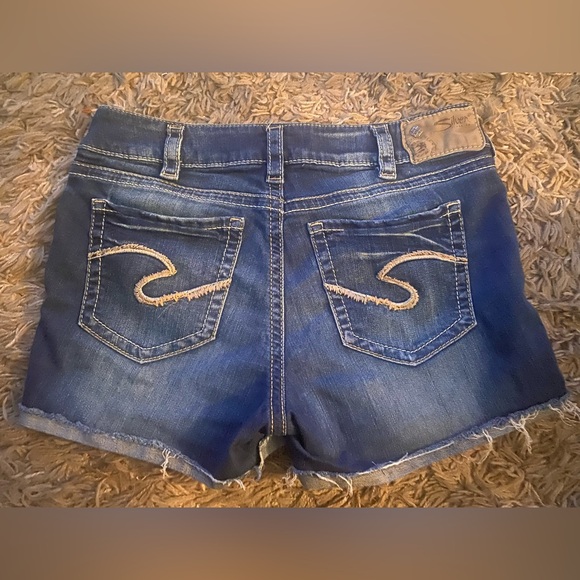Women’s Silver Suki Jean Shorts size 30 - Picture 2 of 6